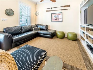 Great Destin Home 900 Yards to Beach Great Pool